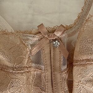 Wacoal Lace Bra in Light Brown‎ with Floral Charm
